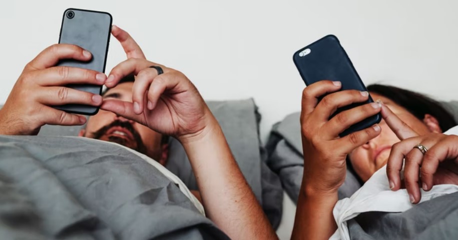 Is It Possible That Smartphones Could Ruin Your Relationship?
